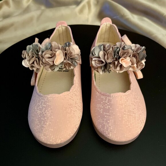 HALLOWEEN SALE!!!  BUY NOW ONLY - Girls Pink Flats with Flower Straps - Picture 3 of 4